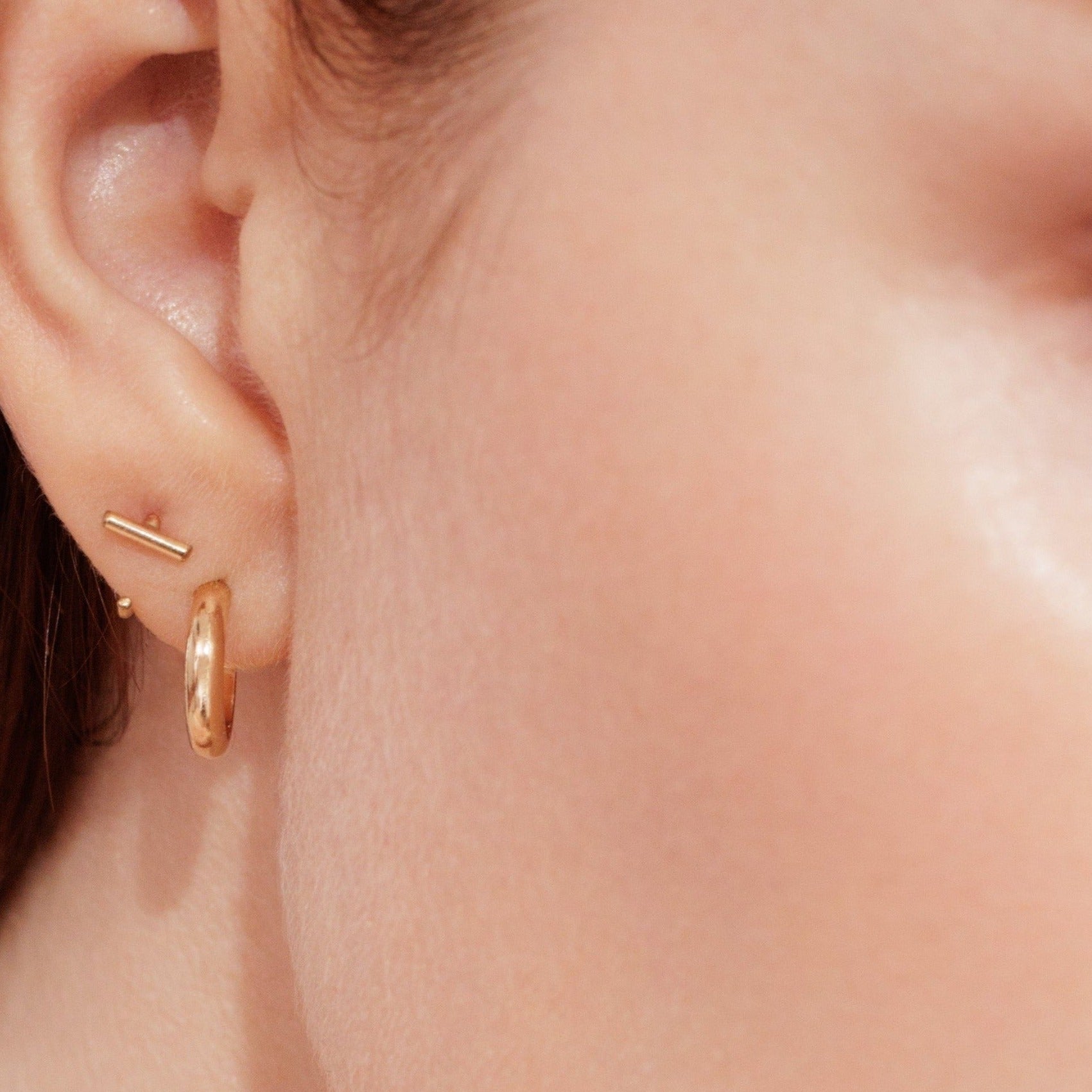 Small solid store gold hoops