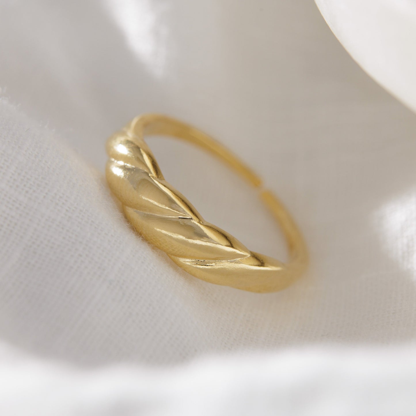 Thin Croissant Ring